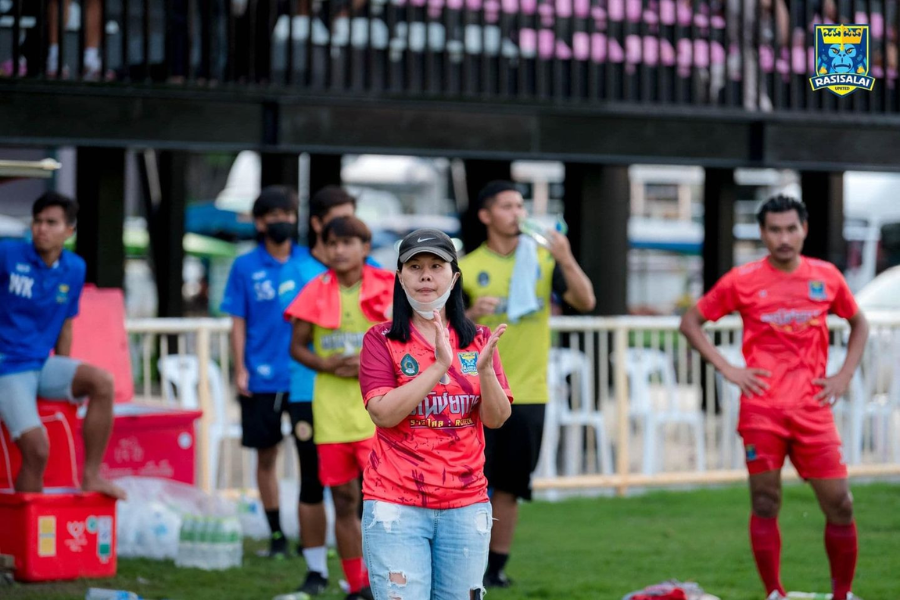 จากอำเภอที่ไม่มีใครรู้จักสู่แชมป์ไทยลีก 2  เสียงสะท้อนหัวใจคนสร้างราษีไศล